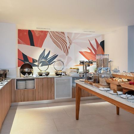 Hilton Garden Inn ラ・ロマーナ エクステリア 写真