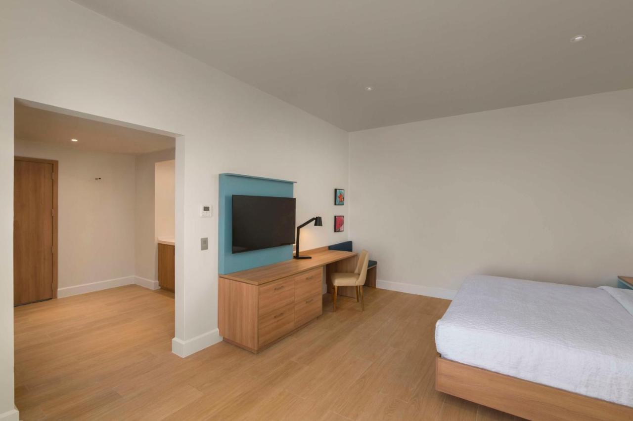 Hilton Garden Inn ラ・ロマーナ エクステリア 写真