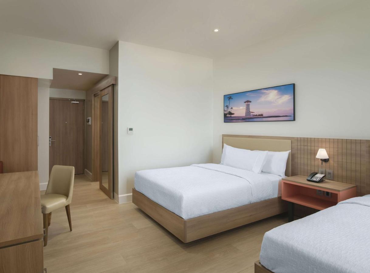 Hilton Garden Inn ラ・ロマーナ エクステリア 写真
