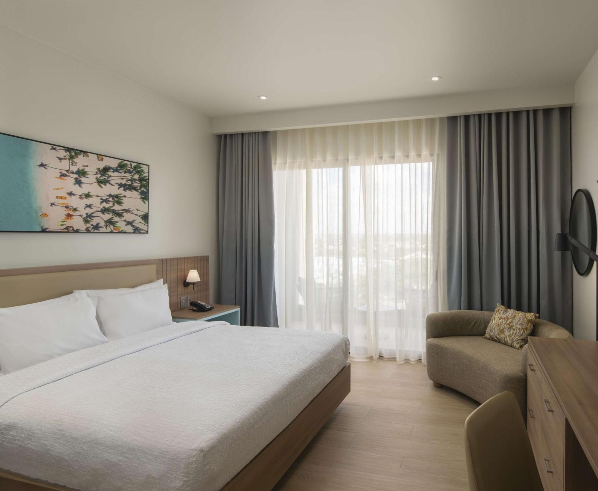 Hilton Garden Inn ラ・ロマーナ エクステリア 写真